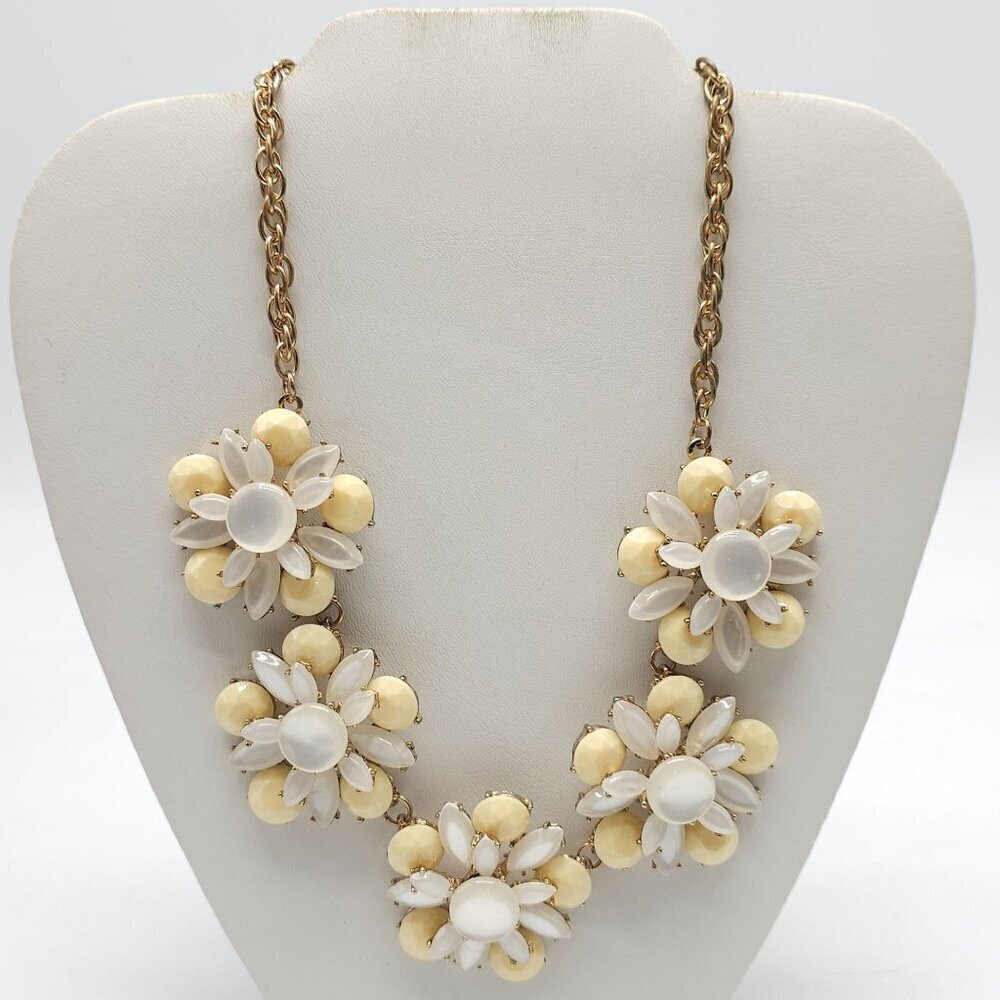 Erica Lyons Daisy Flower Statement Necklace Yellow White Beaded Acrylic